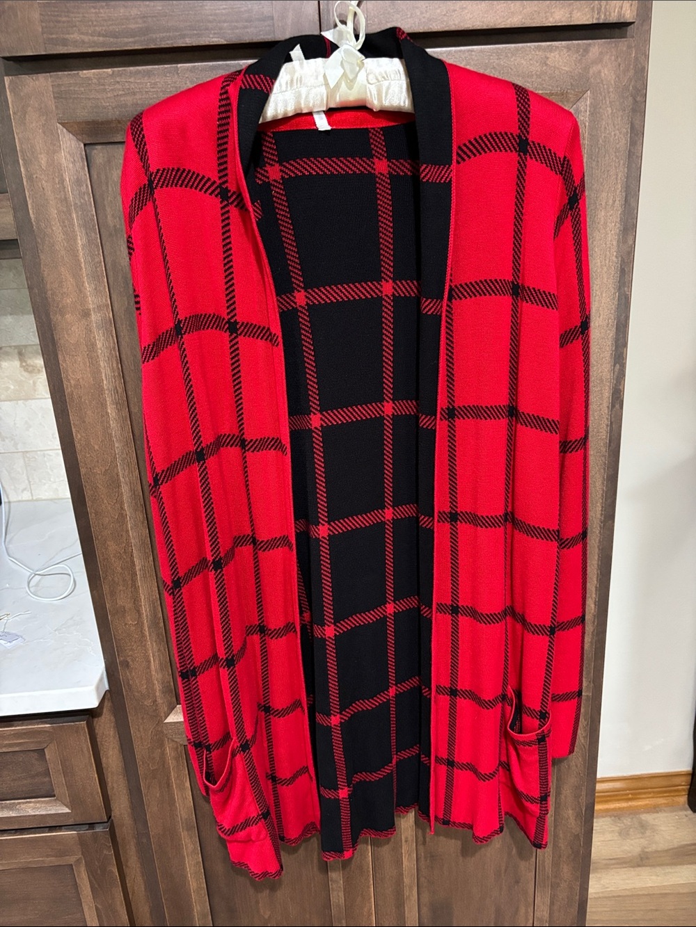 Leo & Nicole Red and Black Plaid Open-Front Women's Cardigan Sweater Size PM